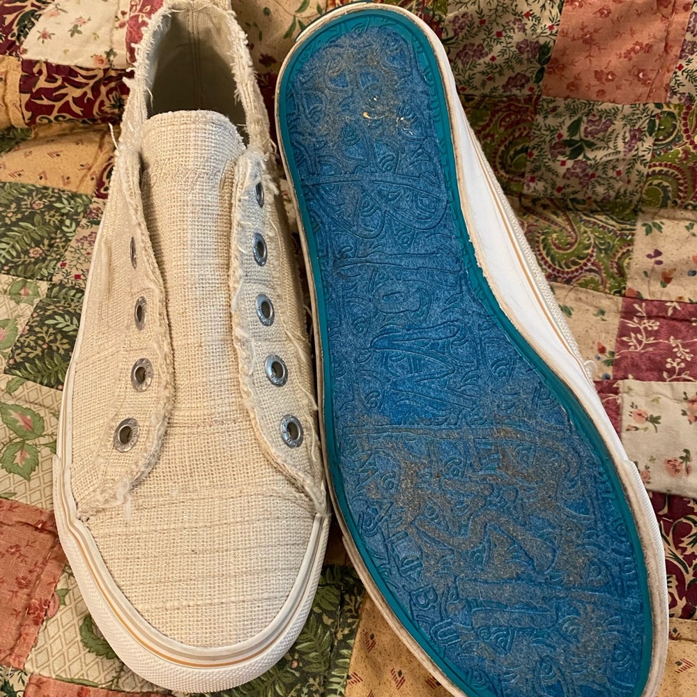 Blowfish women’s shoes….size 10